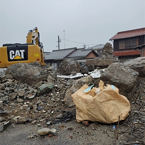 住宅の解体工事(施工中)